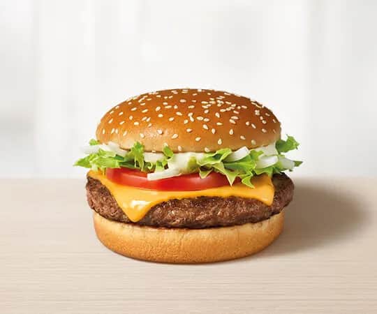 Ile kcal ma McRoyal? Zaskakująca kaloryczność i składniki kanapki