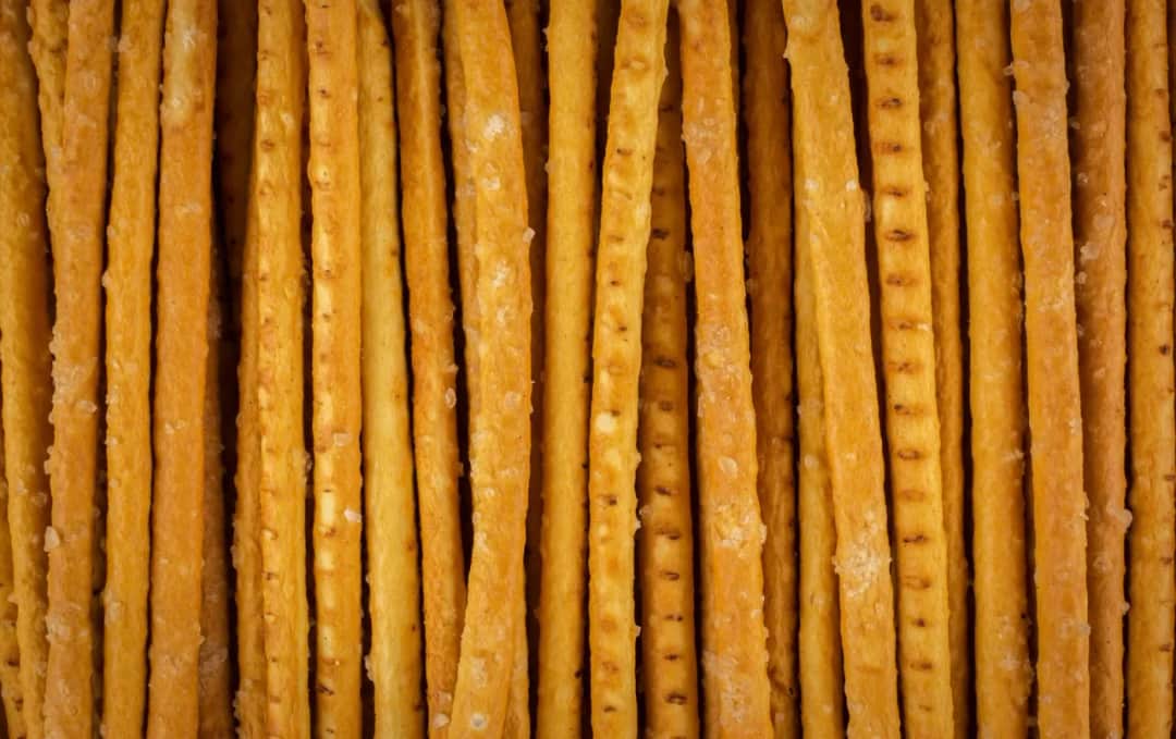 Czy paluszki tuczą? Prawda o kaloryczności tej popularnej przekąski