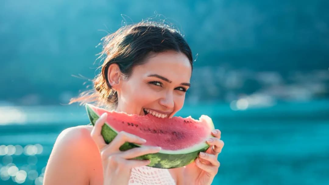 Czy arbuz tuczy? Poznaj prawdę o kaloriach i diecie odchudzającej